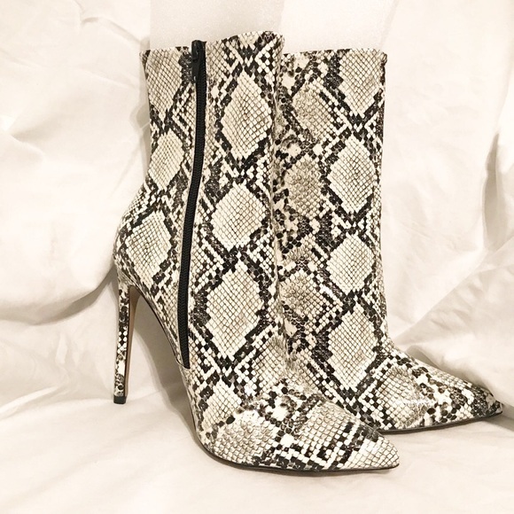 Steve Madden Shoes - STEVE MADDEN BOOTIES 😍